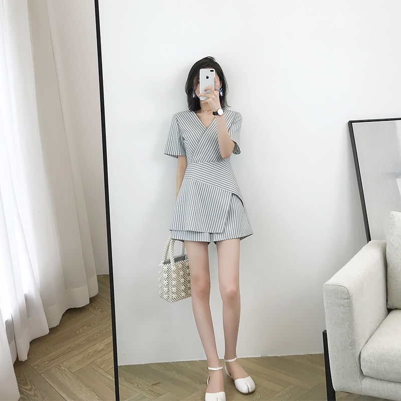 我1米53,却没人说我矮,只因穿这短裤套装,显高不止10公分