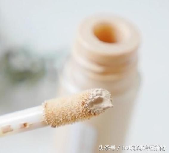 刘亦菲广州出关，终于瘦下的她，我还发现了~