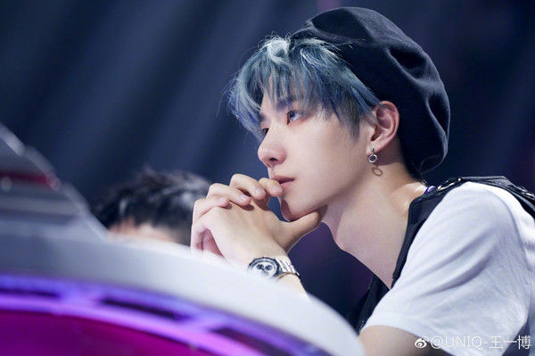 你的发型都要输给男爱豆了!易烊千玺王一博的鲻鱼头是什么鬼，范