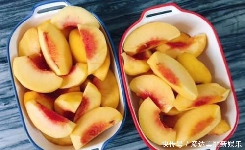 #得靠#“牛奶肌”得靠养,黄皮女生坚持吃3种水果,皮肤可“白到发光”