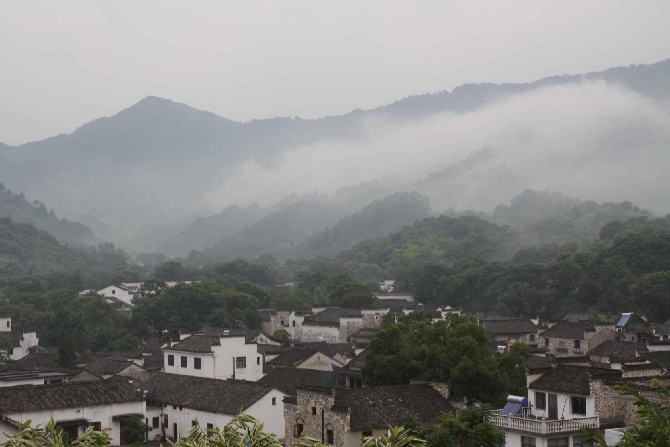 安徽不起眼的小镇，仅有30万人口，每年却接待300万游客