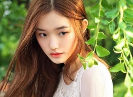 林允小号爆料某节目组让自己背锅,网友都劝她删博!