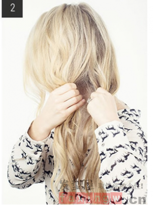 轻松教你扎出气质鱼骨辫 松散慵懒更显女神气质