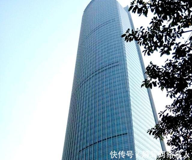 向上长! 重庆已建成(封顶)的七大摩天楼, 看看重庆未来的摩天楼