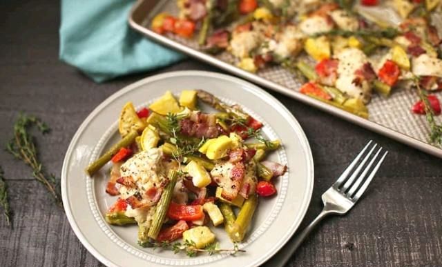  营养：分享营养铁板蔬菜培根烤鸡