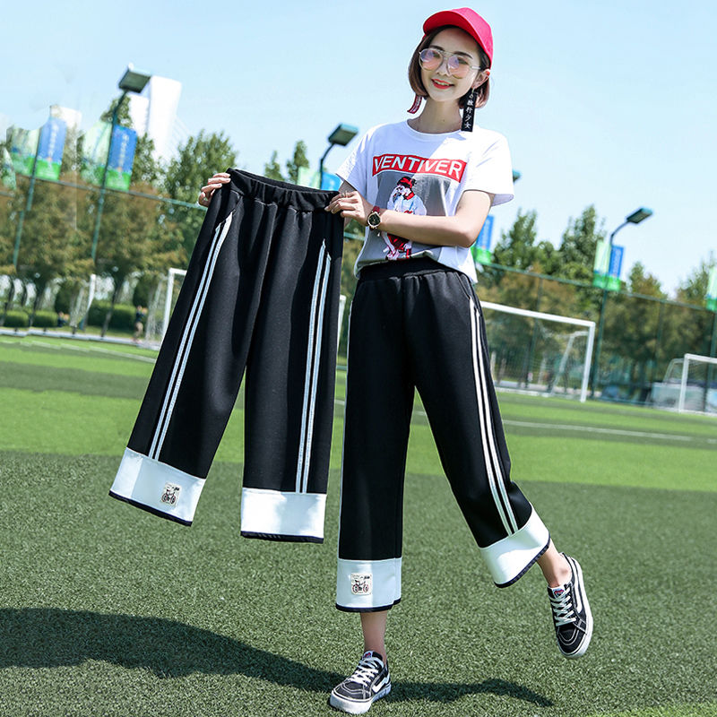 女人别老是穿卫衣配打底裤，开衫+休闲裤才是最时髦的穿法，美爆