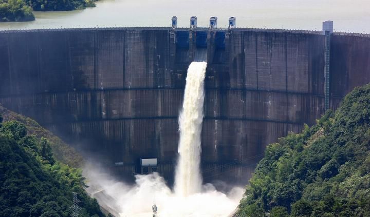 利奇马台风后，水库泄洪，第一次看见