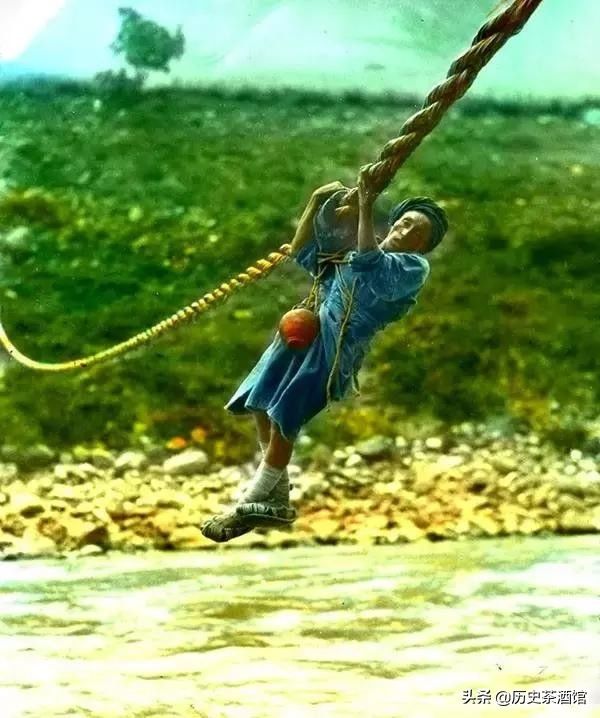 珍贵老照片再现1917年的四川社会:图一为龙头桥，图六为抽烟道长