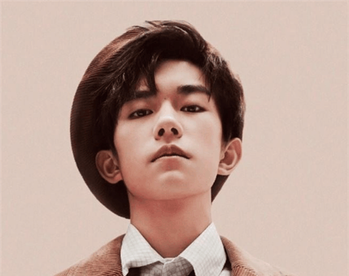 支持维权! 易烊千玺的工作室发表声明, 要求停止造谣!