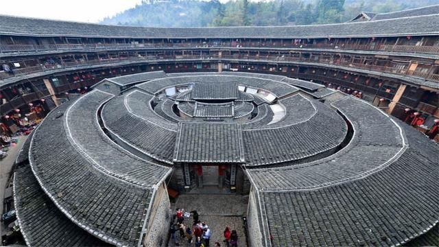 中国的“土房子”成了5A景区,门票超百元,为何吸引大量游客?