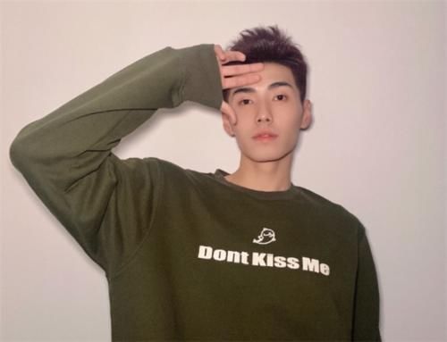 「男团」又一电竞甜宠剧将袭,甜度不输《亲爱的》,网友又一个男团