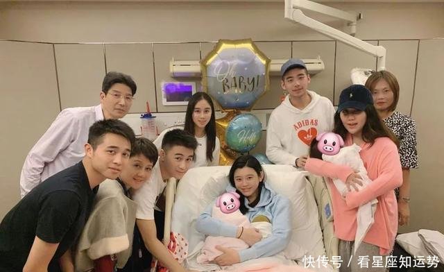 『轻松』香港最好进的豪门,儿子结婚船王不问儿媳是谁,对比奚梦瑶太轻松
