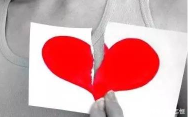 女子素颜相亲被拉黑，网友：不要拿化妆做借口，素颜更真实