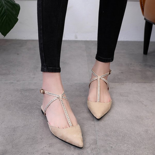 女人40岁后，别穿太高的高跟鞋，这些轻便的女鞋，秋天穿养脚