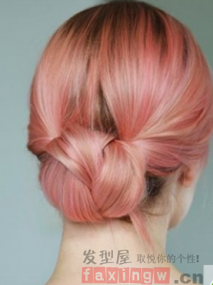 简单盘发图片教程 轻松学会拥有更多时尚感