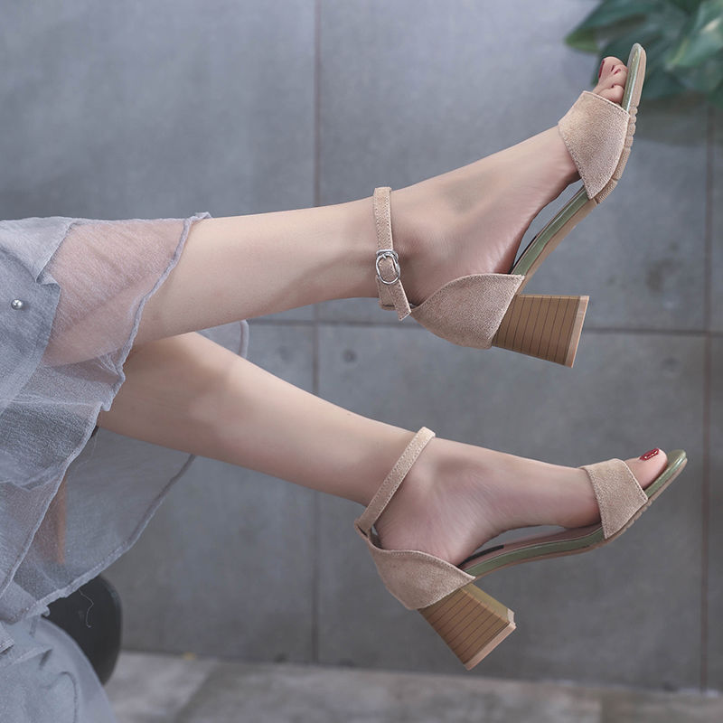 平底鞋舒适，但优雅气质还得是高跟鞋，这几款真的很美了