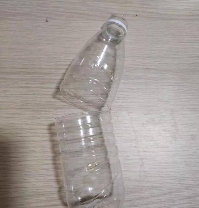  【干净的塑料】发现了一种“养花神器”——塑料瓶
