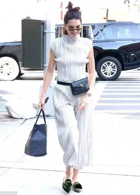 鞋子穿不对，阔腿裤再美也白费!