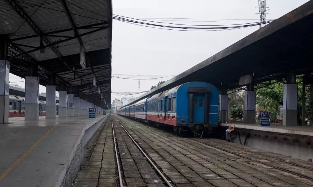 看世界 | 越南双层火车体验，座位比高铁还宽敞，厕所上的字看乐