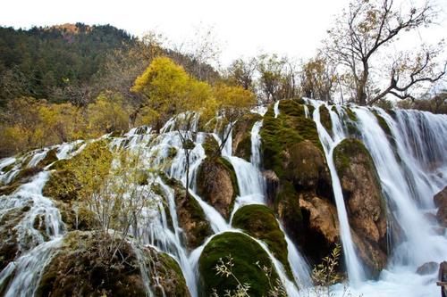 四川一个5A级景区，景色优美堪称人间仙境，美景让人流连忘返