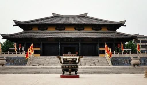 湖北堪比横店的景区，投资超过22亿元，因收费太高，却鲜有人来