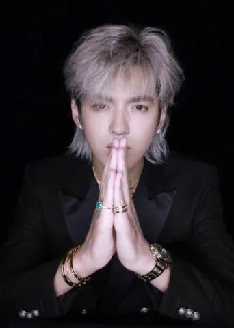 鲻鱼头发型得靠颜值撑！范丞丞像精灵，杨洋超日系，鹿晗不敢认！