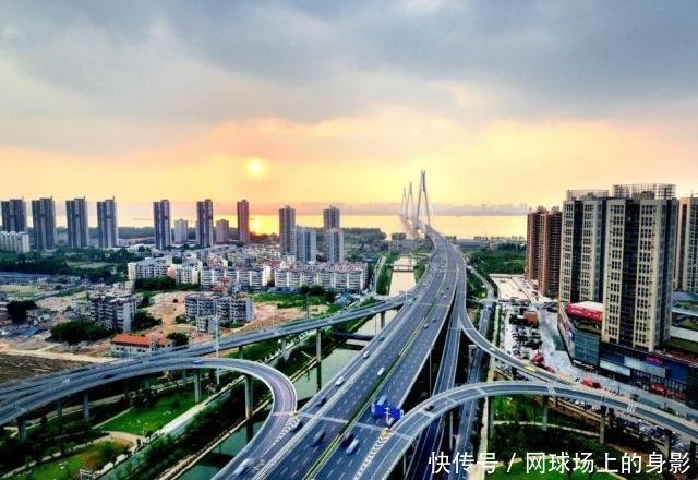 武汉喜迎新高铁，共途经9个地市，对仙桃具有重要意义