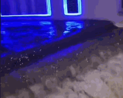 暴雨来袭，魔幻重庆惊现“大桥瀑布”…