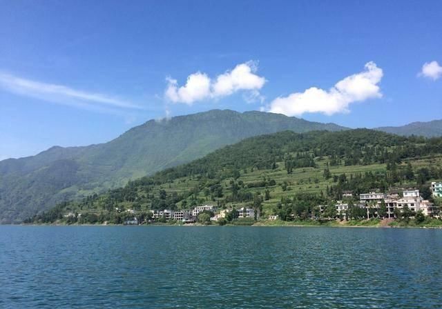 『齐名』我国第三大天然高原湖泊,与邛海和泸沽湖齐名