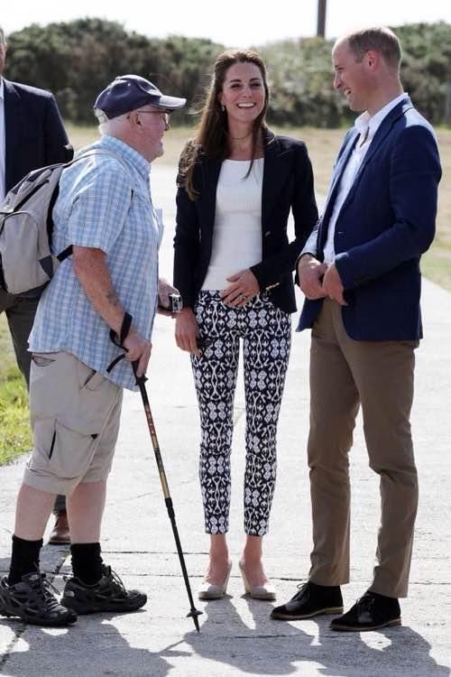 凯特王妃生完三胎，真的老了吗？网友：衣品没变还是美