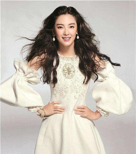 谢娜和张雨绮穿上连衣裙，同是双胞胎妈妈，身材差距不是一般的大