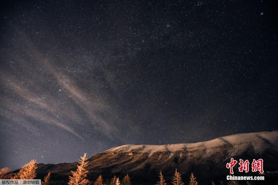 黎巴嫩卜舍里的别样夜景 雪山之上星空作伴