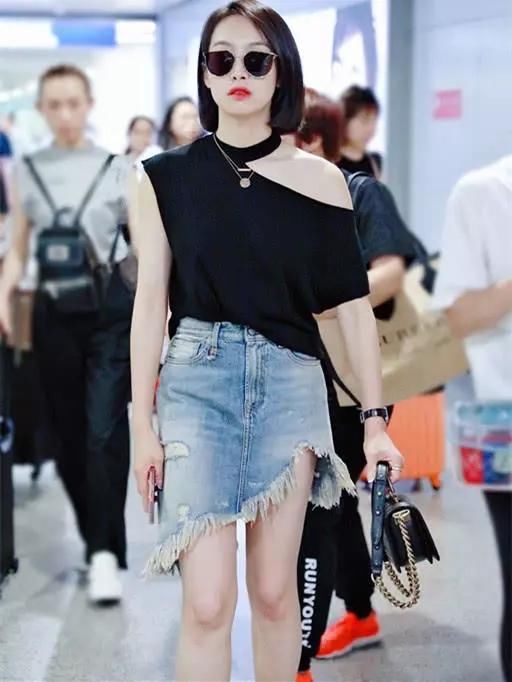 韩雪一件蓝色开叉雪纺长裙清新有气质,比奚梦瑶还性感的是她了