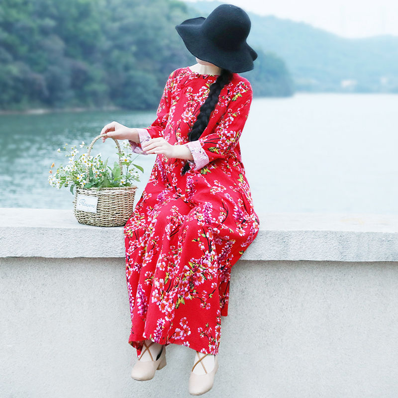 号称“裙中之贵”的棉麻连衣裙，既有民族味又时尚味，文艺不挑人