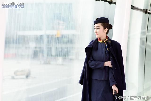 有一天，你看到了这样的空姐制服，你会？
