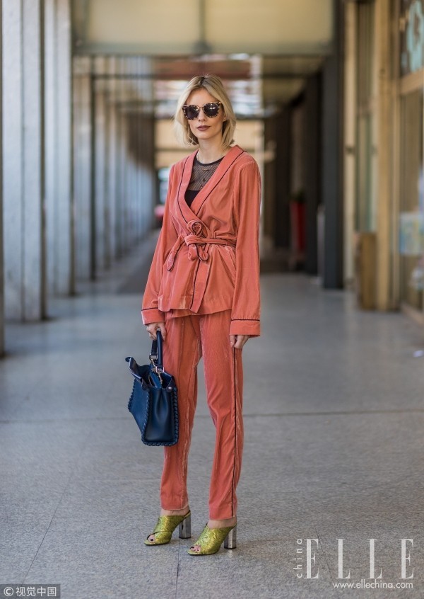 为什么我穿是睡衣 她穿是睡衣风？