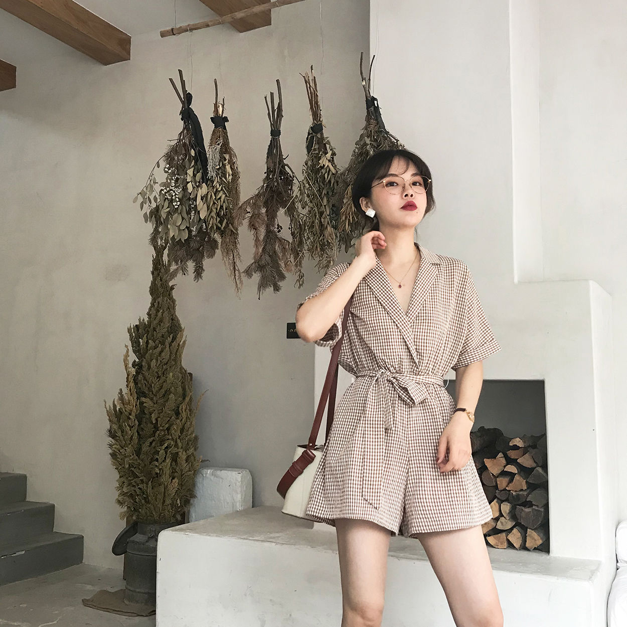 比裙子还要清爽时髦的连体短裤，收腰提臀，尽显曲线美，动心