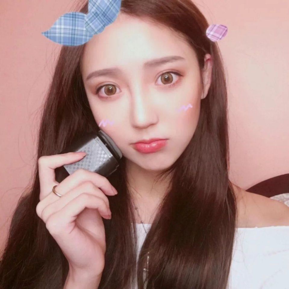 baby妆前皮肤暗嘴歪，妆后美如瓷娃娃?网友:整容般的妆法~