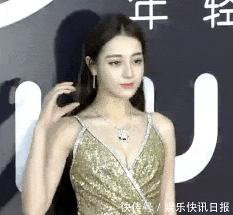 迪丽热巴长裙盘点，性感又可爱的小仙女，身材太完美了