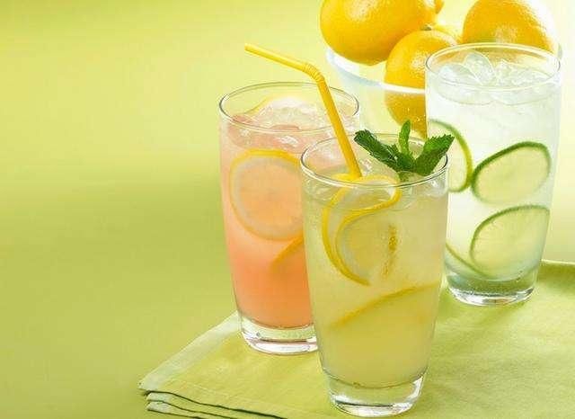 夏季减肥，柠檬蜂蜜加上一种东西，掉秤快而且排出宿便、去湿气