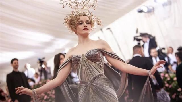  『没用』破产的辛德瑞拉Zac Posen！看来裙子再好看，人们买不起也没用