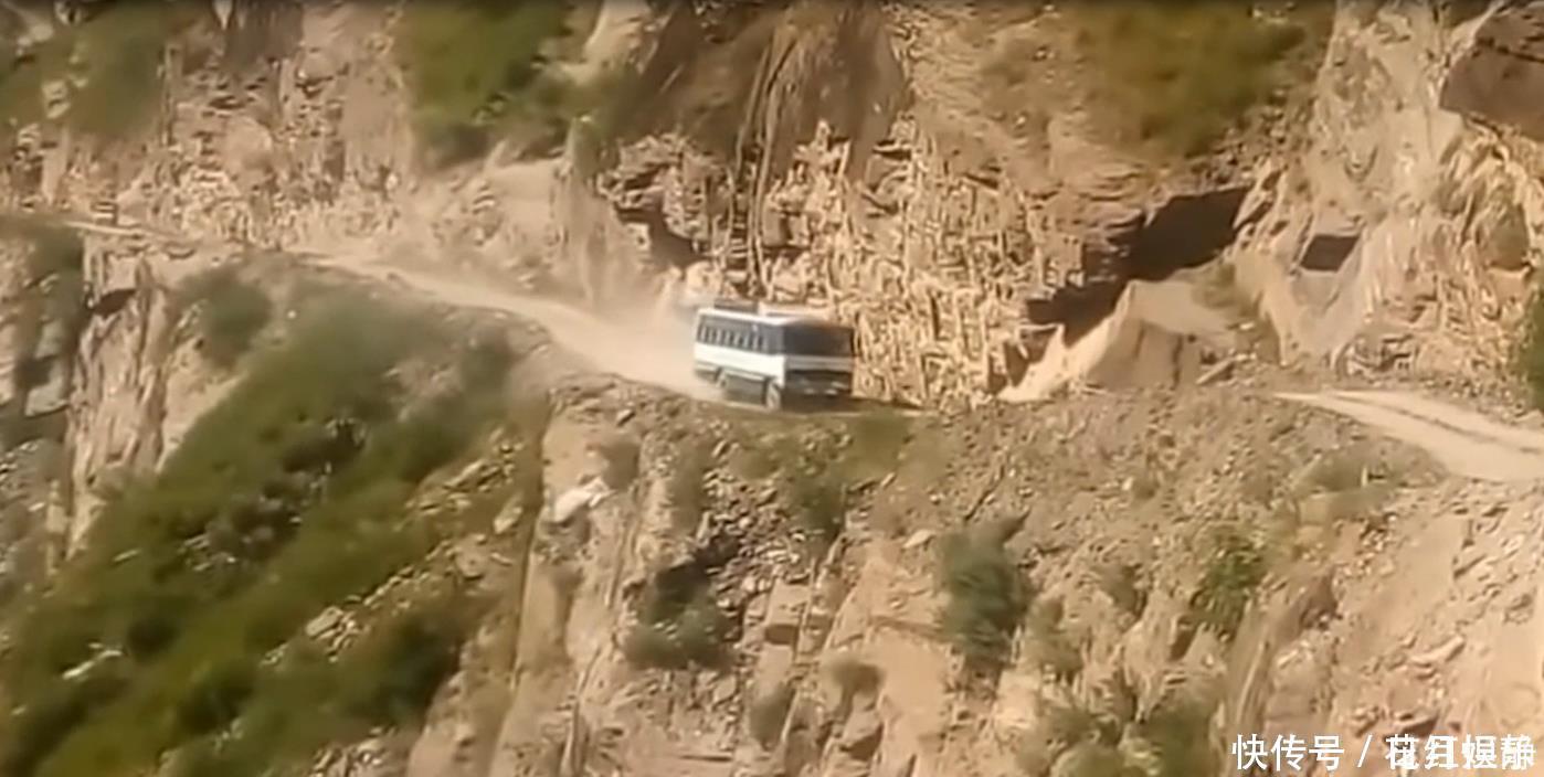  「噩梦」印度有条“死亡公路”，建在3528米悬崖边上，司机们的