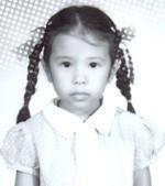 Angelababy童年照上热搜，这下真有人相信她没整容了