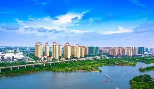 『城市』中国高楼层“最多”的四座城市,上海排第三,剩下的在哪?