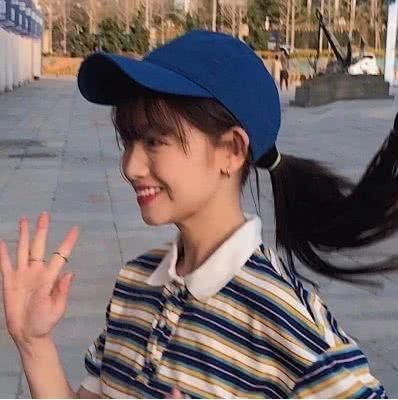 黑长直|“初恋还在”的女孩子,八成喜欢留“这3发型”,难怪异性缘会归0