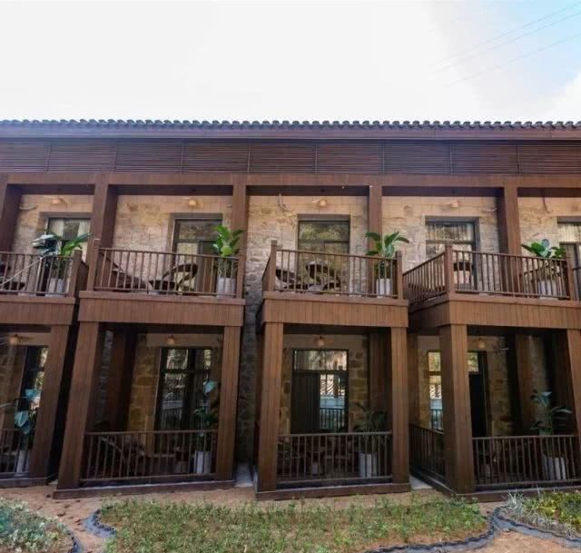 是什么让城里人抢着往干坑跑，莳光·山居让你忘记时间！