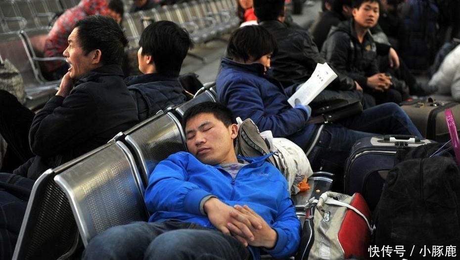  时间@新时代农村怪象之“返乡酒店行”，挣钱不容易，农民为啥不