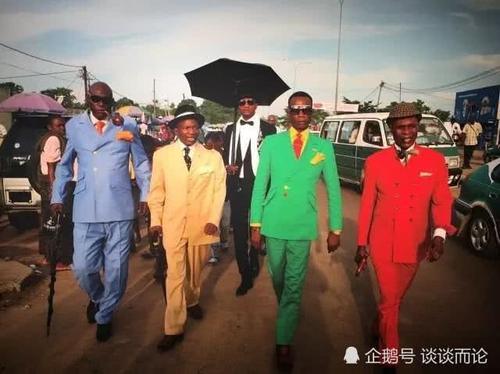 宁可饿肚子，捡垃圾也要穿的光鲜亮丽，非洲这个国家真有意思