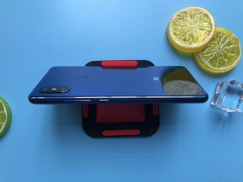 亮蓝色小米8SE使用两周时间,暴露三个小问题