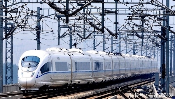  「京沪高铁」中国投资最大的高铁，前2年亏损49亿，第3年成为首